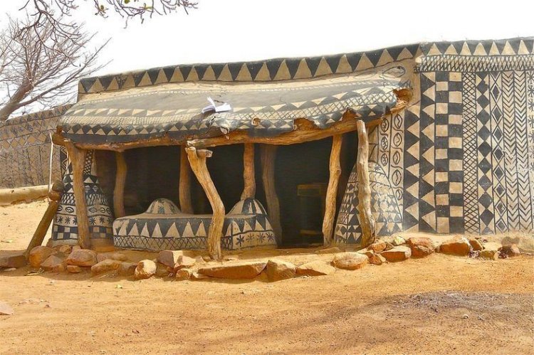Ghana’s Decorated Mud Houses, a Danger?