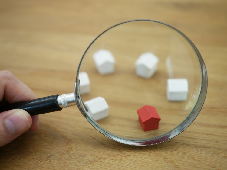 How to Conduct a Land Search Both In-Person and Online