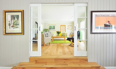 Material to Consider for Your House: Carpet Floor or Hardwood?