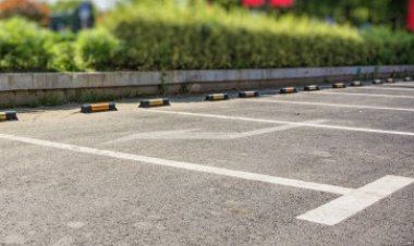 7 Parking Lot Maintenance Tips
